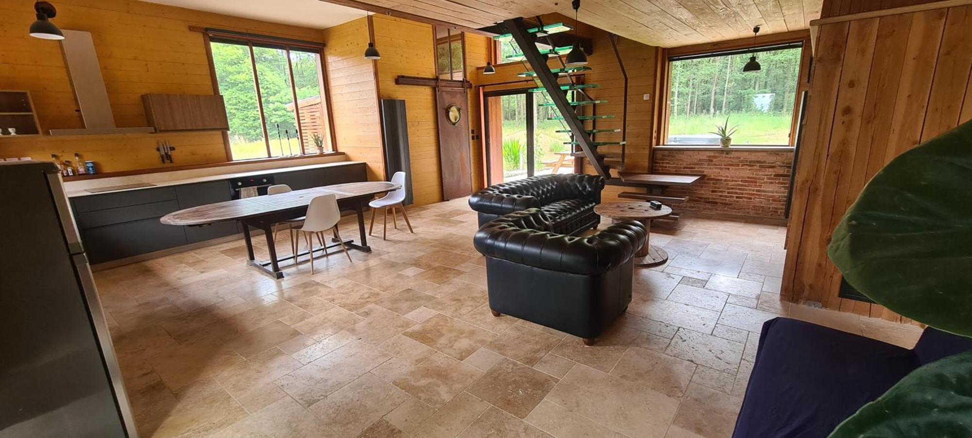 La Maison Dans Les Bois Soucelles Exteriér fotografie