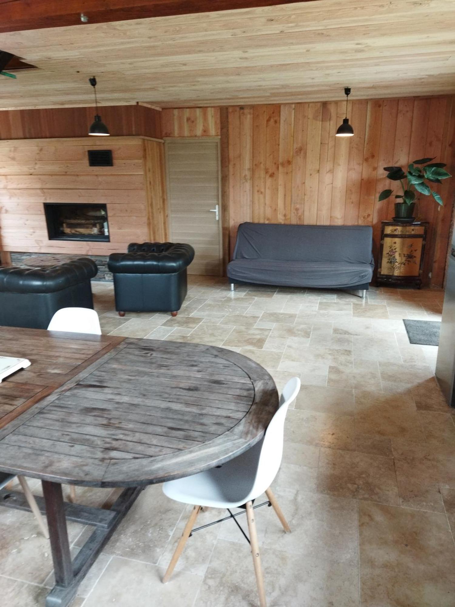 La Maison Dans Les Bois Soucelles Exteriér fotografie