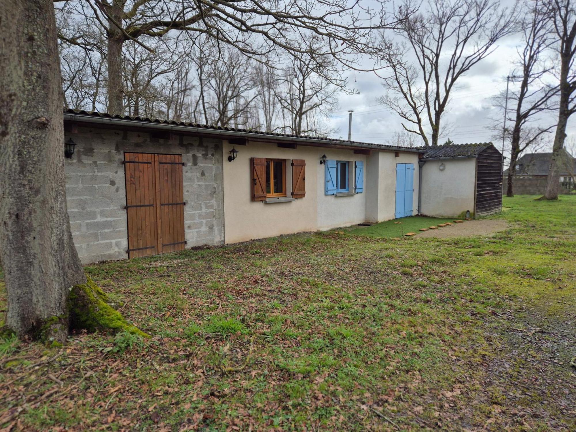 La Maison Dans Les Bois Soucelles Exteriér fotografie