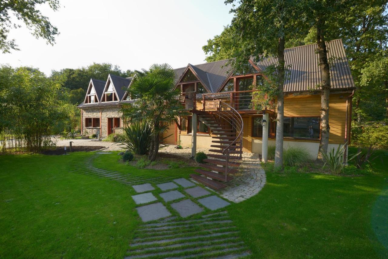 La Maison Dans Les Bois Soucelles Exteriér fotografie