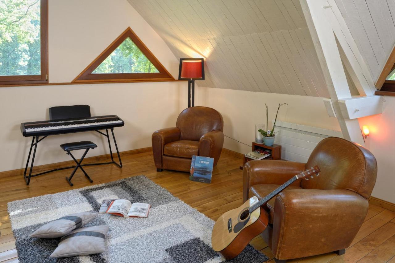 La Maison Dans Les Bois Soucelles Exteriér fotografie