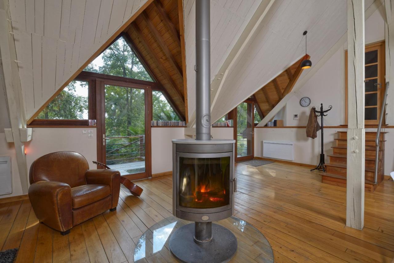 La Maison Dans Les Bois Soucelles Exteriér fotografie