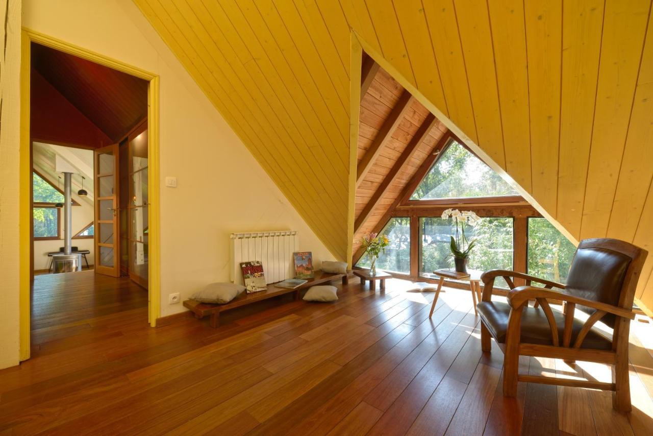 La Maison Dans Les Bois Soucelles Exteriér fotografie